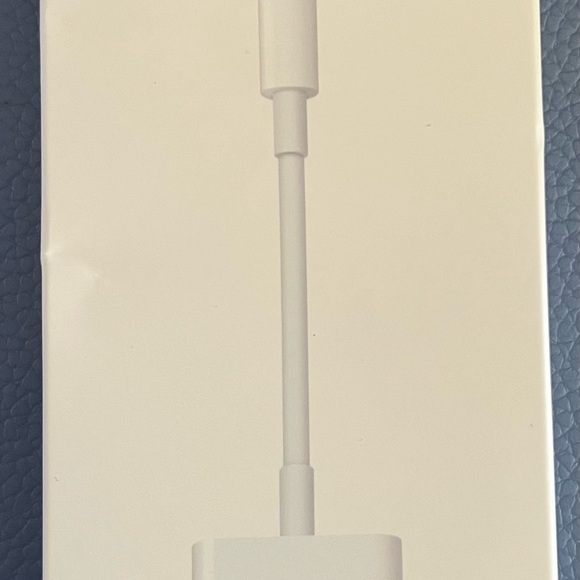 Apple iPad Air 3 Bundle - Picture 13 of 14